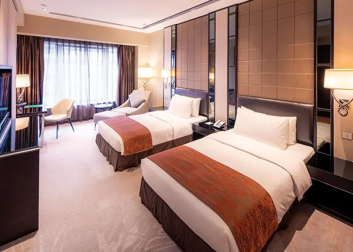 Grand Emperor Hotel 4*