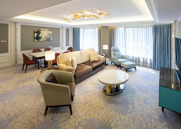 Hotel Grand Emperor 4*