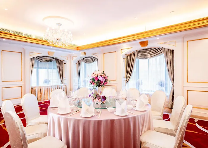 Grand Emperor Hotel