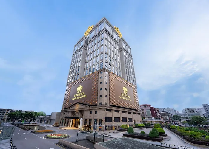Grand Emperor Hotel 4*