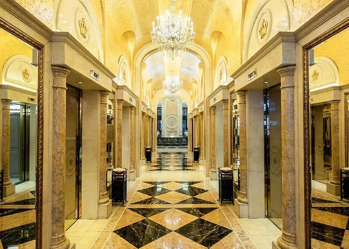 Grand Emperor Hotel 4*