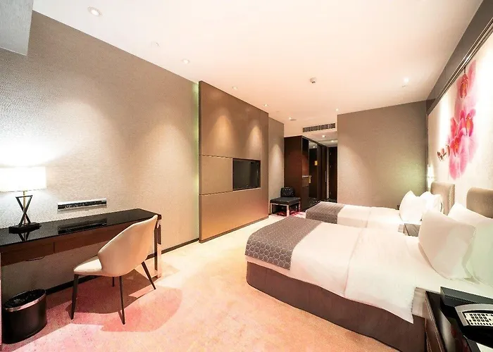 Hotel Grand Emperor