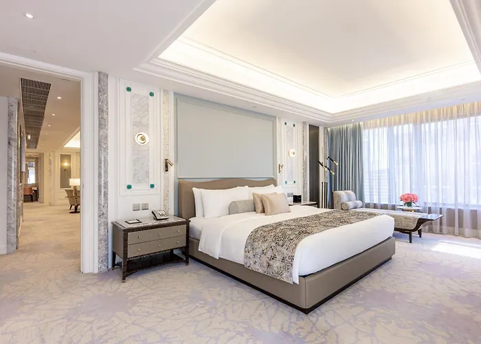 Grand Emperor Hotel 4*
