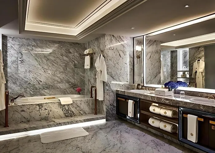 Grand Emperor Hotel 4*
