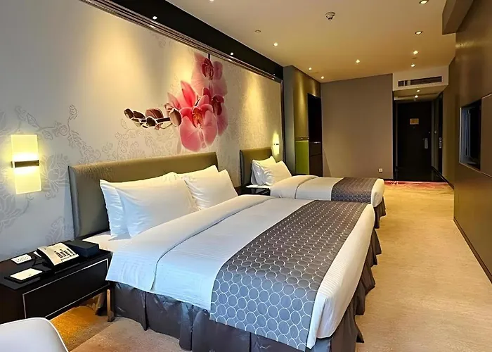 Hotel Grand Emperor 4*