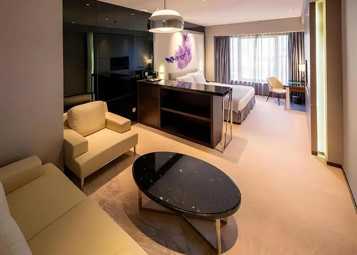 Hotel Grand Emperor