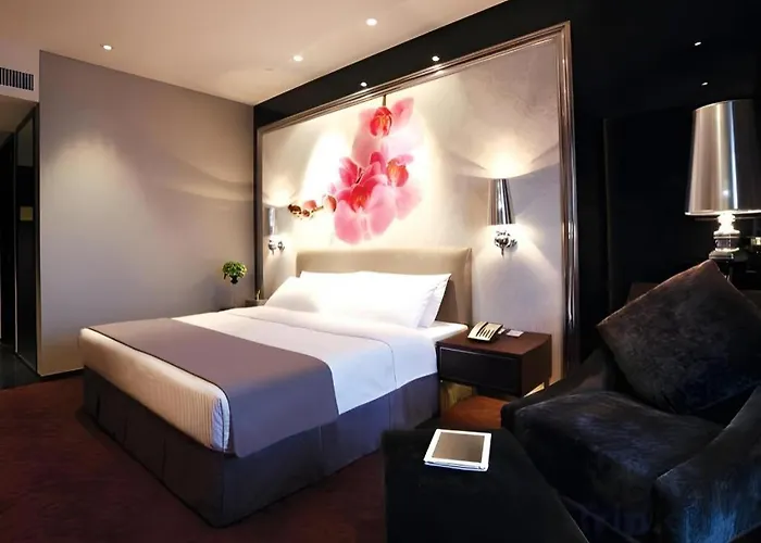 Hotel Grand Emperor