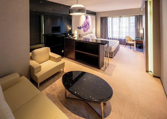 Grand Emperor Hotel