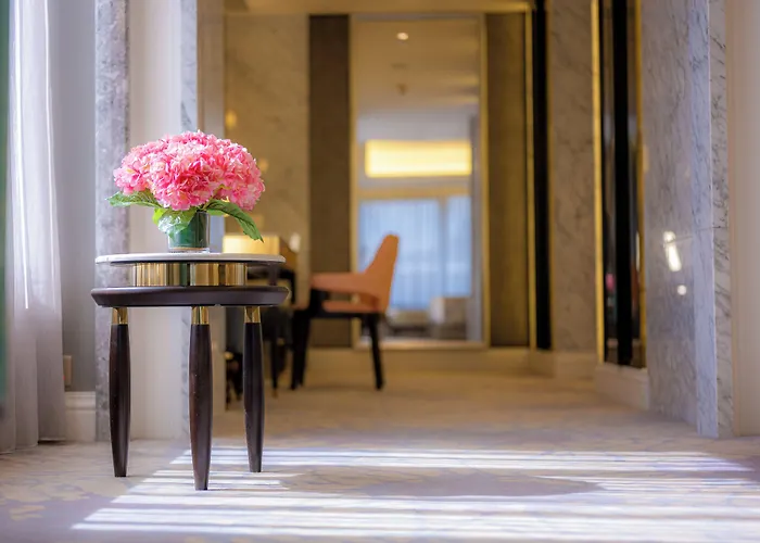 Hotel Grand Emperor