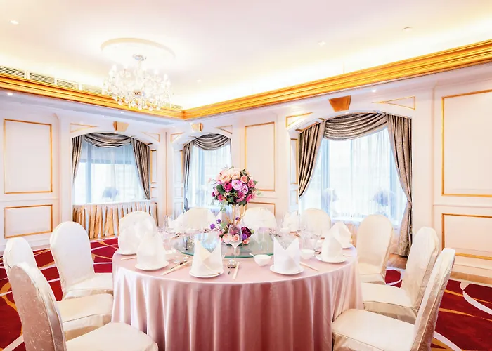 Grand Emperor Hotel