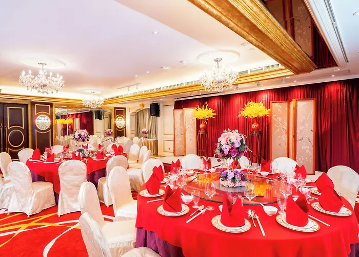 Hotel Grand Emperor