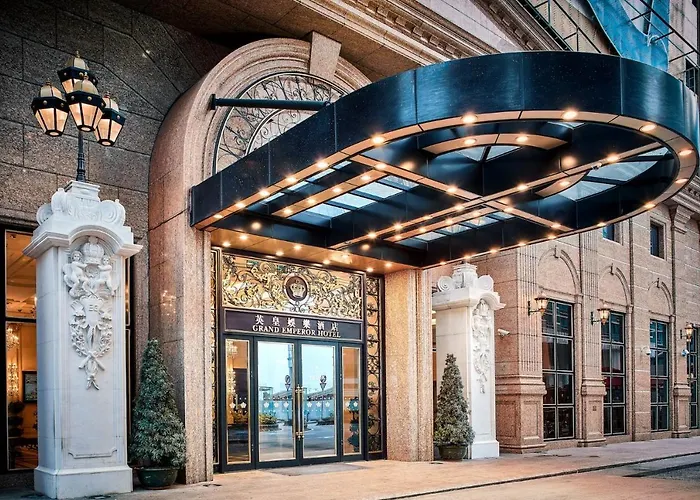 Grand Emperor Hotel 4*